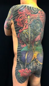 不動明王と迦楼羅炎の刺青、和彫り(Japanese Tattoo)画像です。