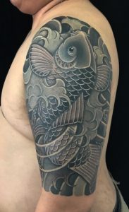 登り鯉と金魚の刺青、和彫り(Japanese Tattoo)の画像です。