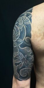 般若・紅葉散らし・五分袖の刺青、和彫り(Japanese Tattoo・タトゥー)の画像