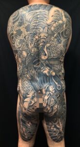 猛虎と加藤清正・三本足の蛙・額彫りの刺青、和彫り(Japanese Tattoo・タトゥー)の画像