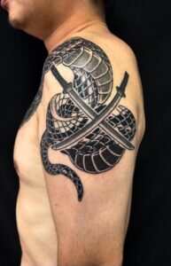 蛇・日本刀のワンポイントTattoo(タトゥー)の画像