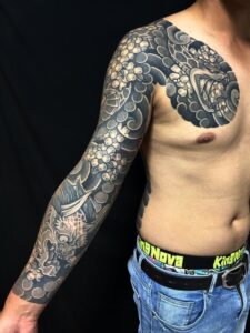 蛇・酒呑童子・花水木の刺青、和彫り(Japanese Tattoo・タトゥー)の画像