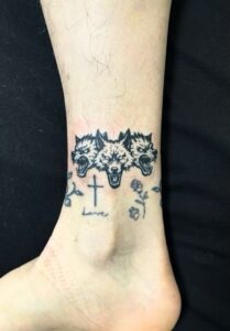 狼(ウルフ)のワンポイントTattoo(タトゥー)の画像