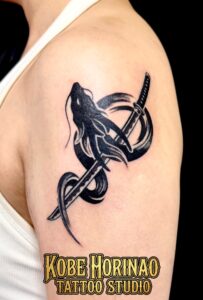 毛筆の龍&日本刀のワンポイントTattoo(タトゥー)の画像