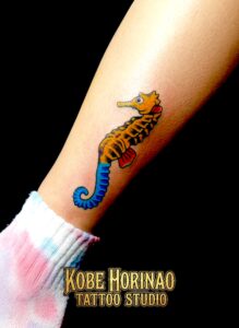 タツノオトシゴのワンポイントTattoo(タトゥー)の画像