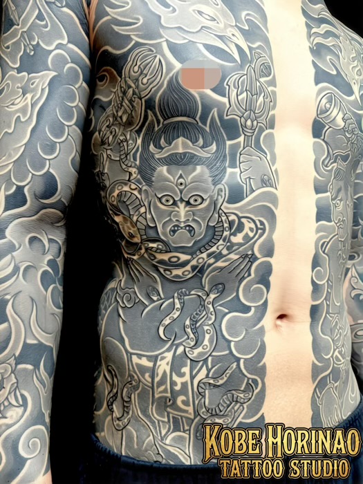 軍荼利明王・迦楼羅炎のタトゥー (和彫り・刺青)｜神戸彫なお タトゥースタジオ