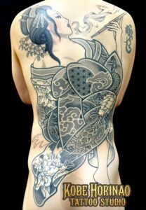花魁・蛇・牡丹のタトゥー (和彫り・刺青)|神戸彫なお タトゥースタジオ